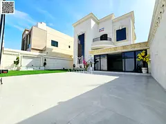 Classic villa with exquisite finishing, including central air conditioning, electricity, and water.