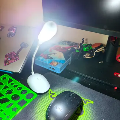 Battery operated desk light Aed 5