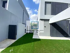 5 bedrooms villa with pool available for rent.