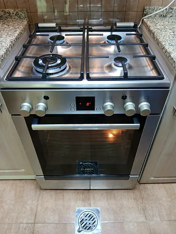 Bosch 4 burner full gas cooker size 60cm