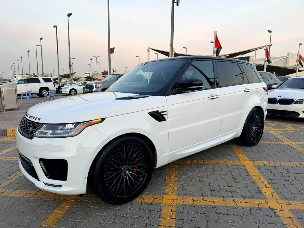 Land Rover Range Rover Sport 2022 — photo 1 of 8