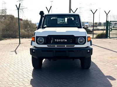 TOYOTA LC79 PETROL 4,0L Full option spec oman MODEL 2026