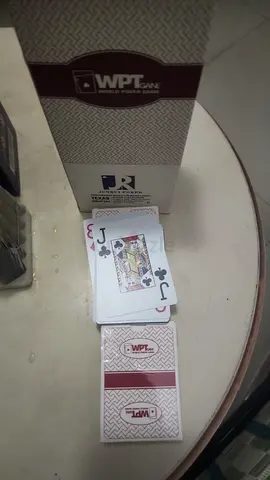 كوتشينة بلاستك 100% ماركة WPT   يوجد 500 قطعة