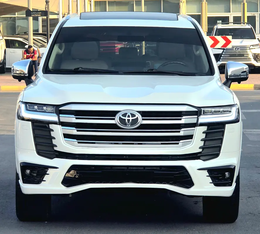 Toyota Land Cruiser 2014 — photo 1 of 13