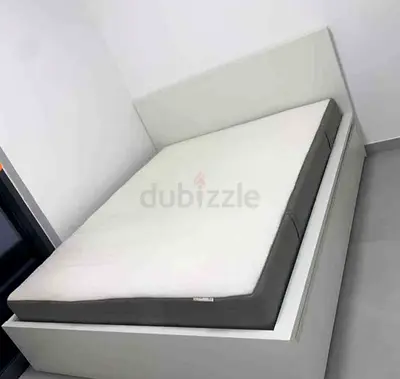 IKEA malam king‑size bed (180 × 200 cm) with 2 storage drawers underneath and an IKEA mattress
