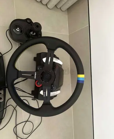 Logitech steering wheel and shifter (the steering wheel is changed )