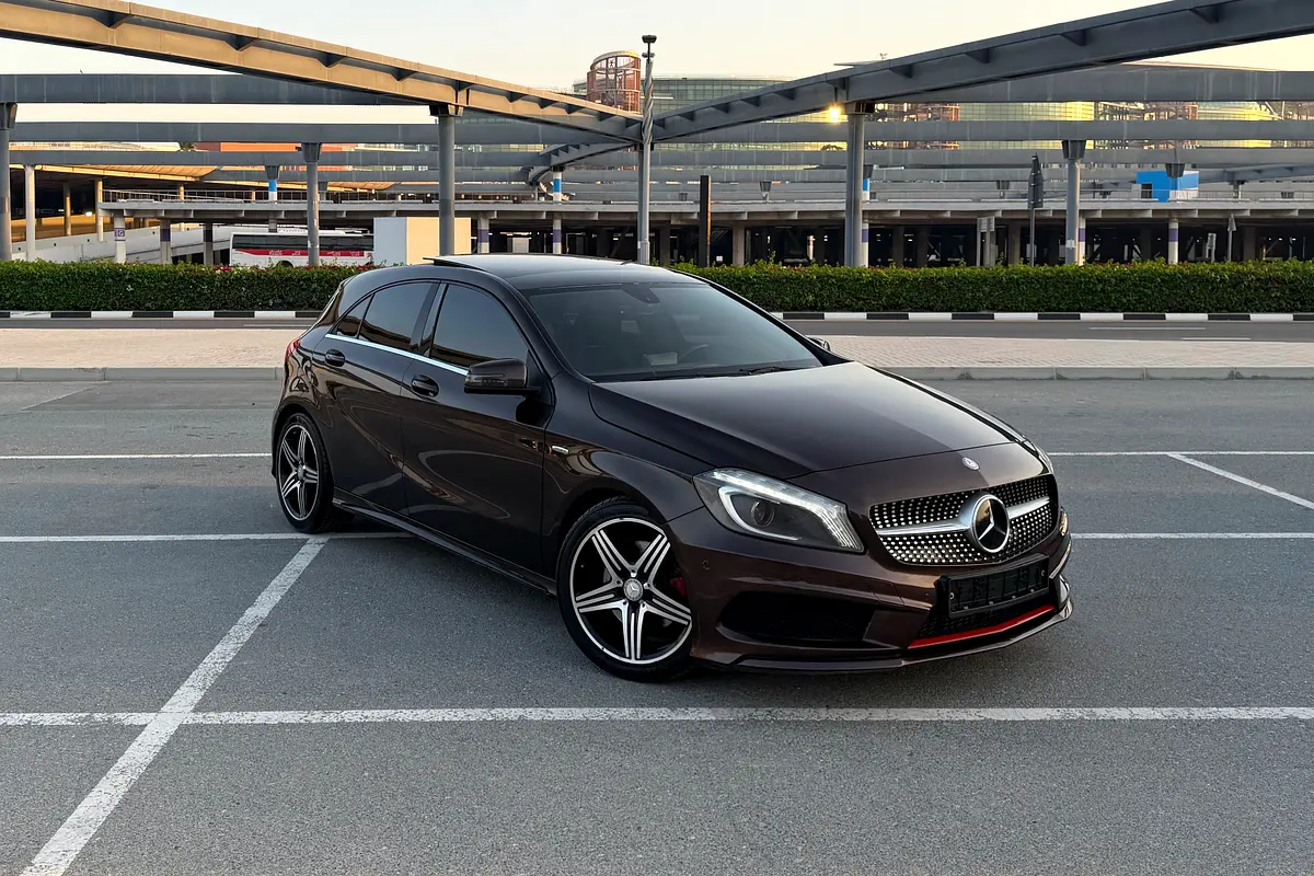 Mercedes-Benz A-Class 2015 — photo 1 of 20