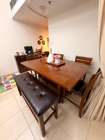 6 seater dining set very good quality