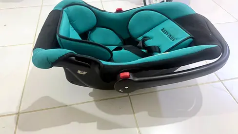 Infant car seater
