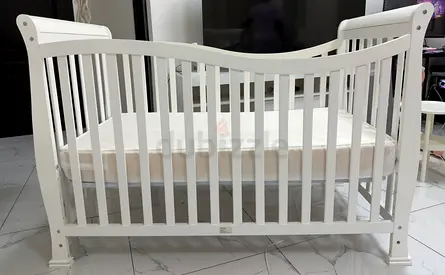 سرير أطفال من بيبي شوب