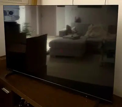 Television 52” for sale