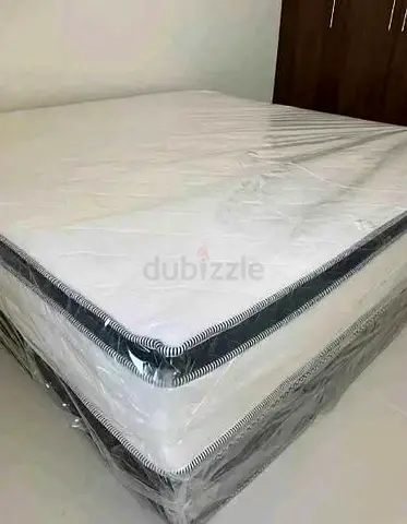 King size 180x200cm memory foam pillow top mattress for sale. Same day delivery