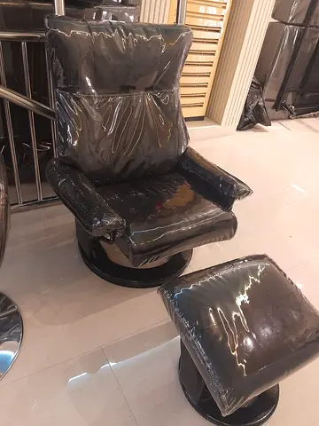 Comfortable Swivel Recliner with Ottoman