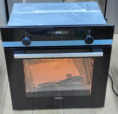 Siemens built-in electric oven 60cm size brand new never used