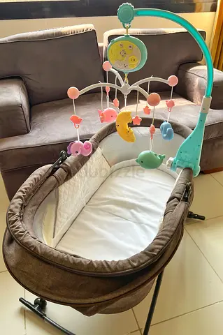 Rocking Travel Bed With Accessory