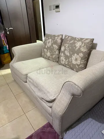 Comfortable Two-Seater 2 Sofas