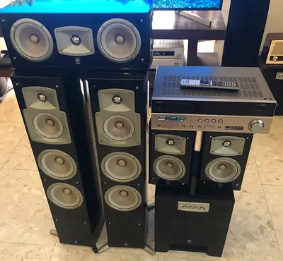 Yamaha 5.1 Home Theaters System with reciever/amplifier