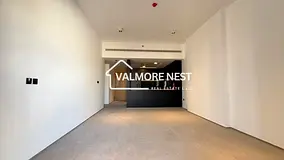 Bright &amp; Spacious I With laundry room I Prime location