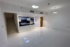 2 BR Duplex Upgraded Exclusive 2 Parking