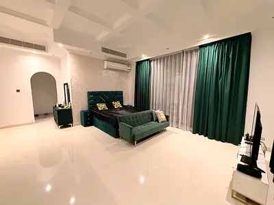 Huge Master Room in villa Al Barsha 3 with private terrace
