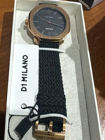 Stylish Black and Gold Mens Watch