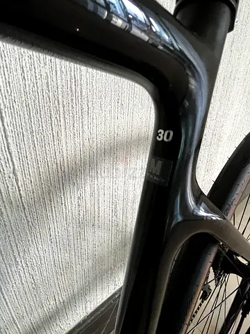 Scott-Addict-30- Full Carbon Road Bike- Shimano-105-11 speed - Disc Brake