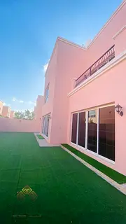 Very Well Maintained villa for rent in St9