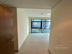 Spacious Unit | Hot Deal | Prime Location | Ready to Move