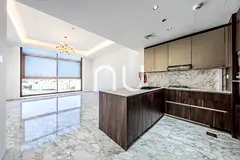 Corner Unit|Gold-Finished Fixtures| No Agency Fees