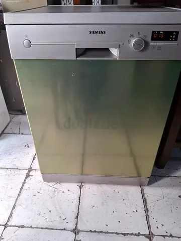 Siemens brand 2 racks dishwasher like new condition