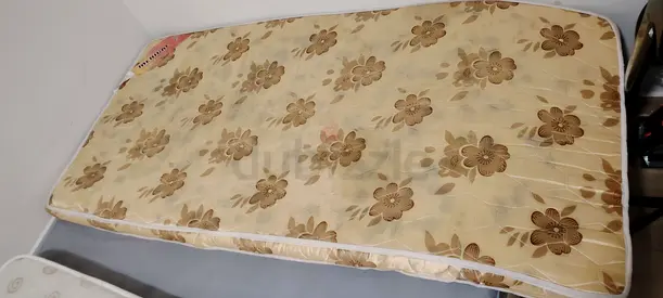 Comfortable Floral Design Mattress for Sale. 90x190 madicated foam mattress. Few time used