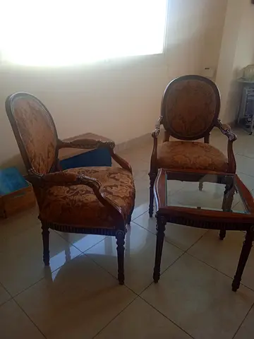 Handmade Elegant Wooden Chairs with Glass Table made o% shesham solid wood