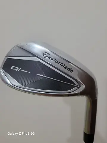 Taylormade Qi sand wedge