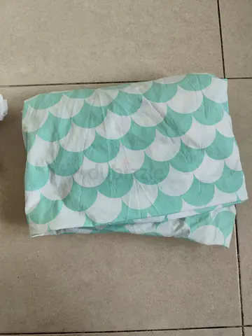 Single fitted sheet and single mattress protector