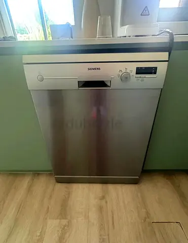 Siemens latest model 2 rack dishwasher 12 dish place settings freestanding