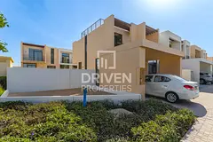 Corner Villa | Large Plot Area | Chiller Free
