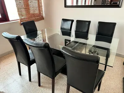 Elegant Glass Dining Table with 7 Chairs – Very Good Condition