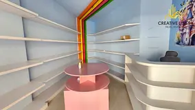 Parking facing!! Fitted shop!! Fully crowded!!