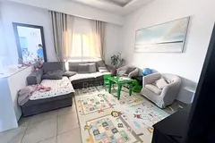 VACANT | LOW FLOOR | UPGRADED | FURNISHED