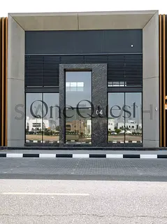 Spacious Industrial Showroom – High Exposure &amp; Value
