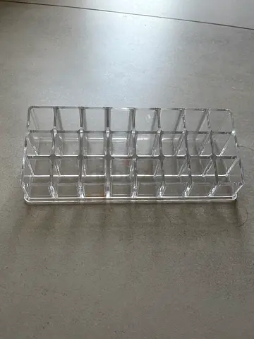 Cosmetic organizer