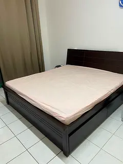 Spacious Room for Rent in Oud Metha, KM Trading Building.