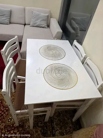 Excellent 4 seat dinning table white