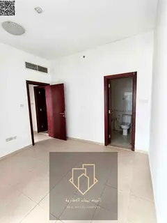 Two-bedroom apartment with living room, 2 bathrooms, American-style kitchen, spacious layout, very p