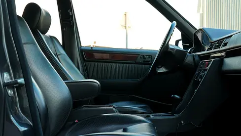 صورة مصغرة 11 لـ 1992 Mercedes-BENZ E-CLASS