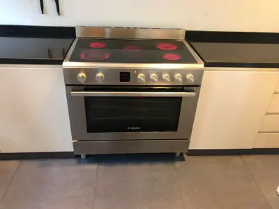 Stylish BOSCH brand 5 Rings Full Electric Ceramic Cooker Range Size 90 cm