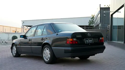 صورة 4 لـ 1992 Mercedes-BENZ E-CLASS