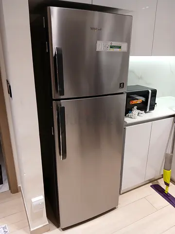 Whirlpool 2 door fridge freezer 60cm width 160cm highet