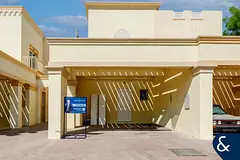 3 BEDROOMS | PRIVATE | UPGRADED 4M | VACANT