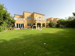 Exclusive 5 Bed | Huge Mature Garden | Viewable